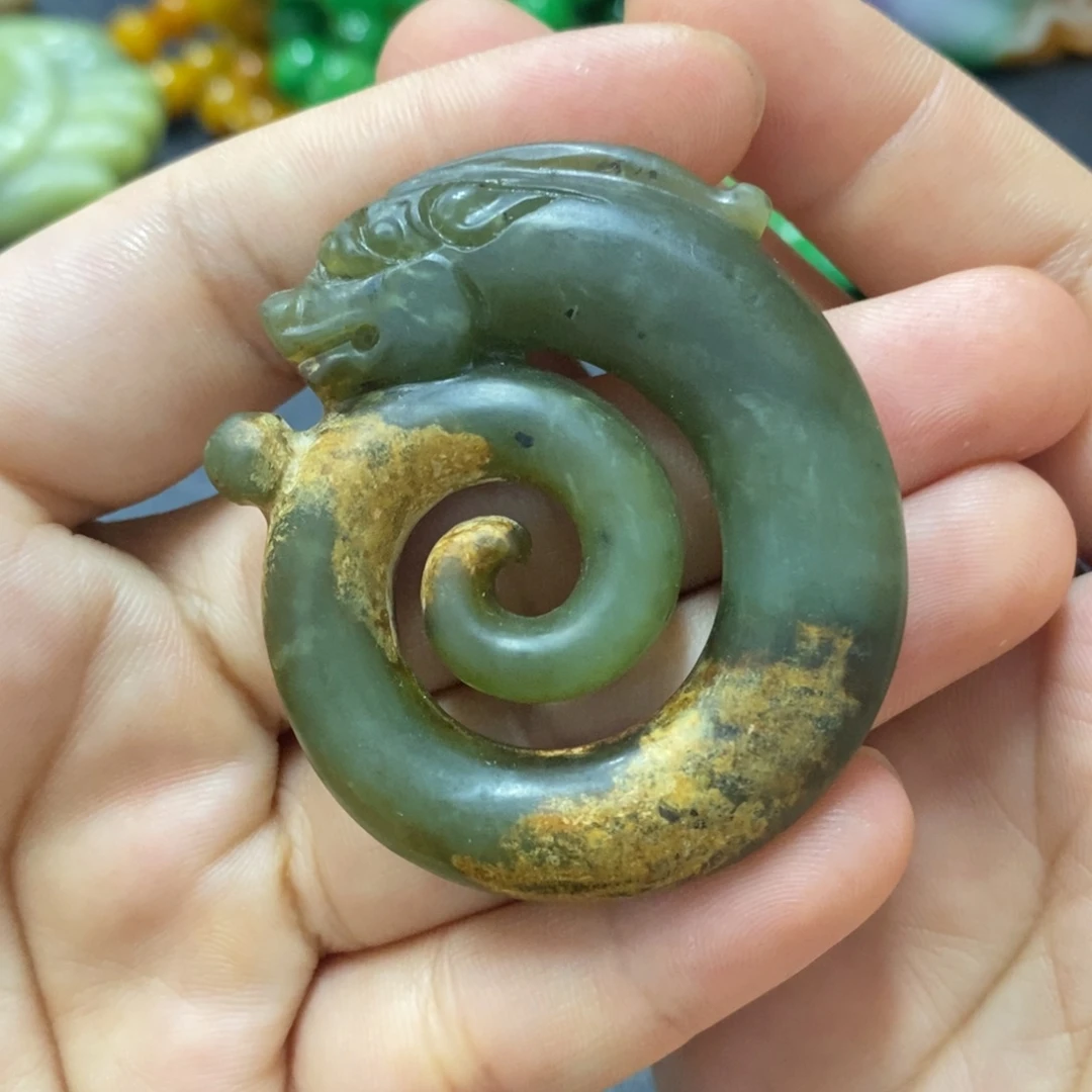 与***行和田玉（糖玉）未镶嵌挂件