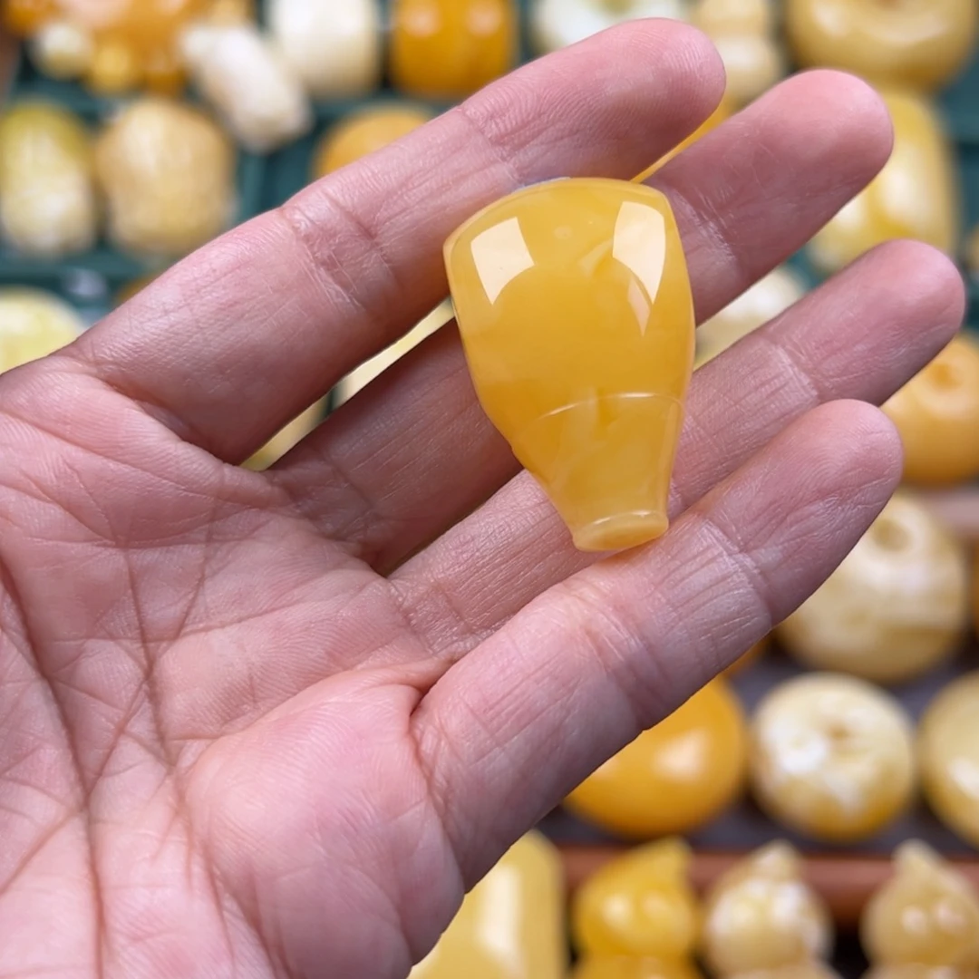 未镶嵌琥珀裸石向**义纯天然琥珀蜜蜡无优化