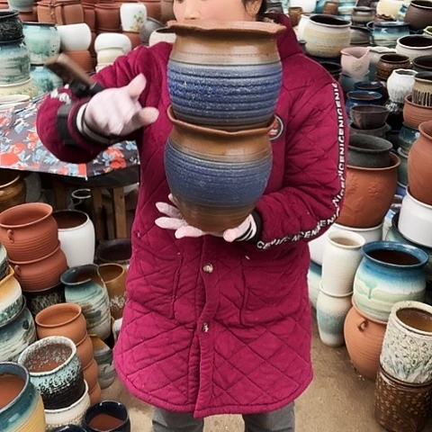 口19高20瑕疵盆子。