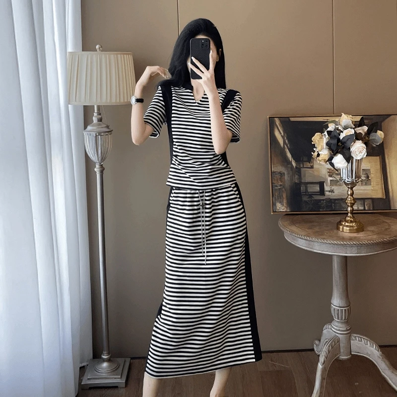 夏季减龄时尚套装裙时髦气质休闲洋气衣服女条纹短袖半身裙两件套