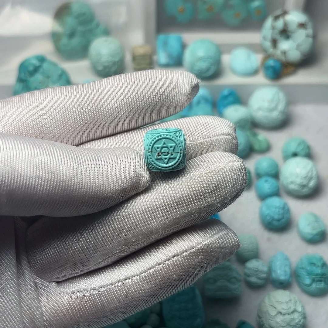 绿松石未镶嵌雕刻件