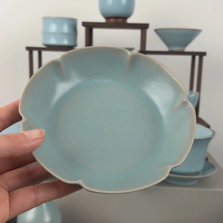 汝窑仿古釉微瑕葵口洗，支钉烧