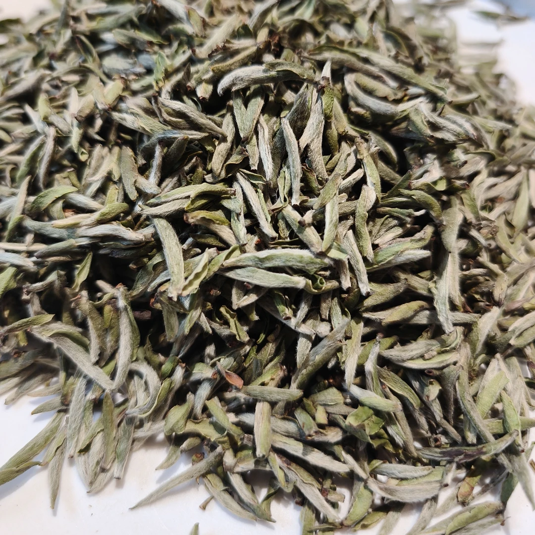 福鼎白茶兰花香头采白毫银针新茶耐泡口感甘甜润滑茶叶