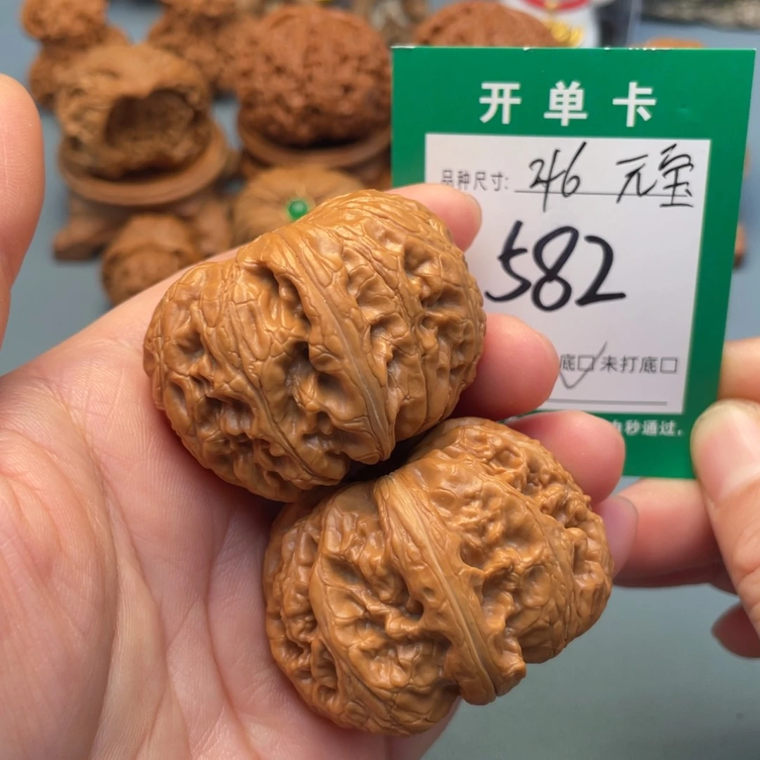 吊坠桃核文玩核桃