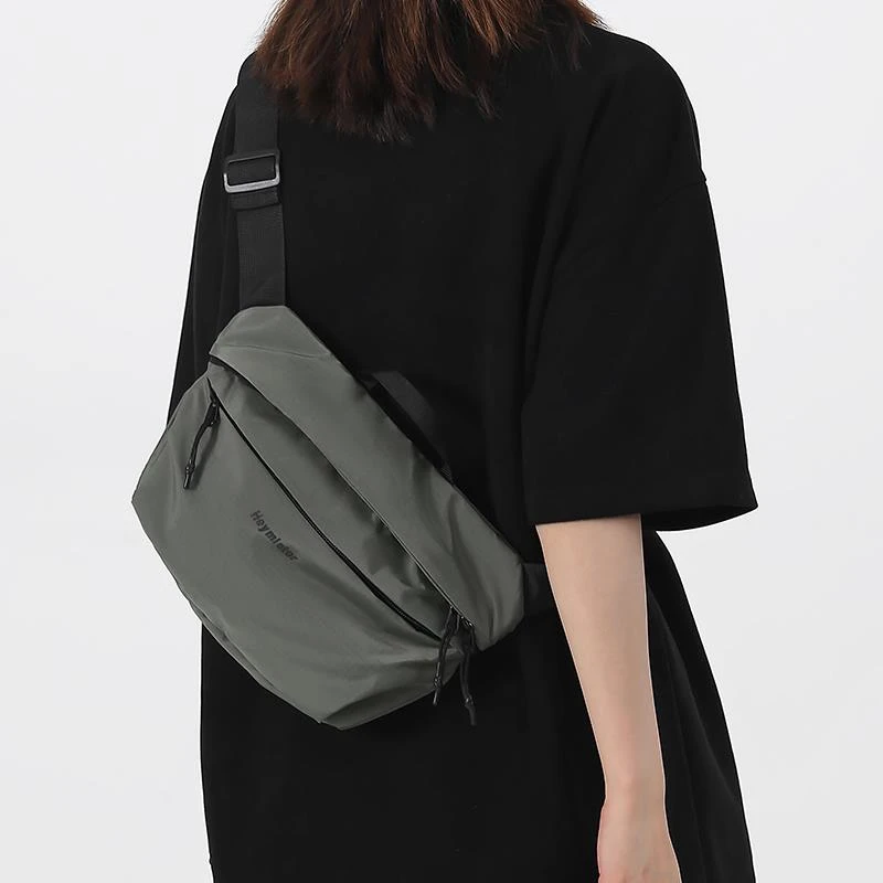 胸包男款斜挎多功能单肩包ins运动腰包男士通勤运动骑行时尚背包