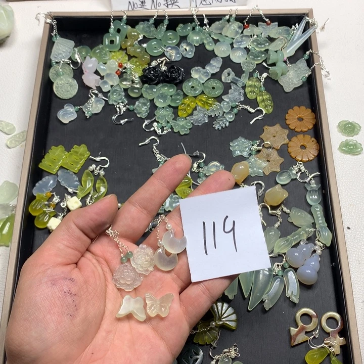 黒***泽蛇纹石玉合金耳钉