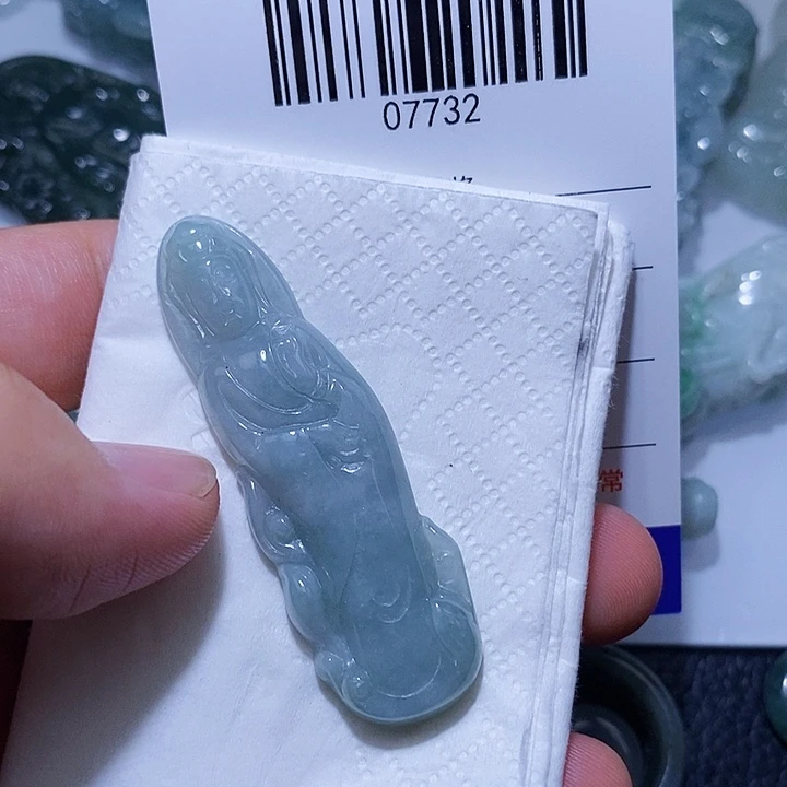 翡翠未镶嵌颈饰天光墟翡翠市场现金代购