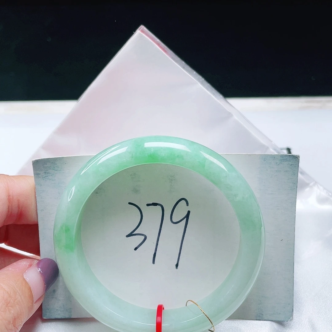 翡翠未镶嵌手镯缅甸翡翠54+