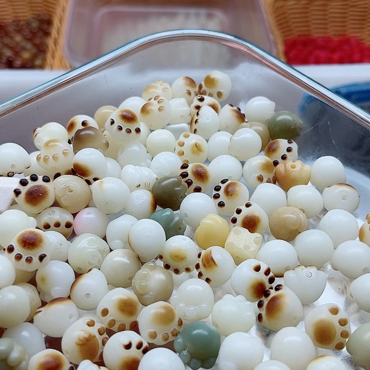 白玉菩提吊坠瑕疵12猫爪60颗