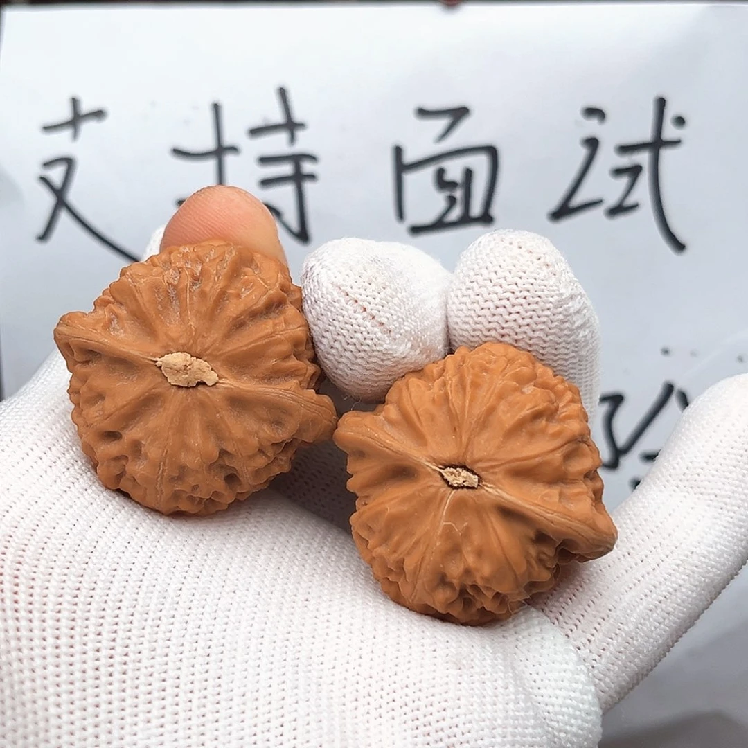 文玩核桃吊坠宫灯小手捻