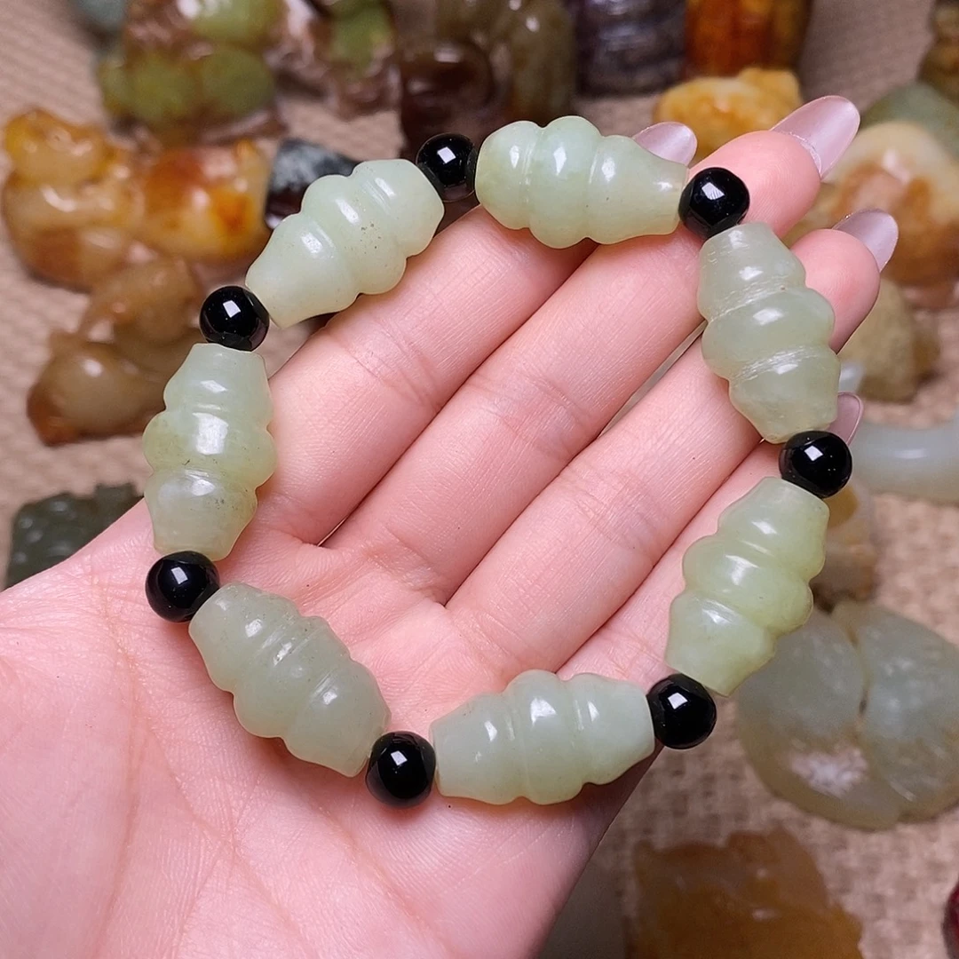 未镶嵌蛇纹石玉颈饰