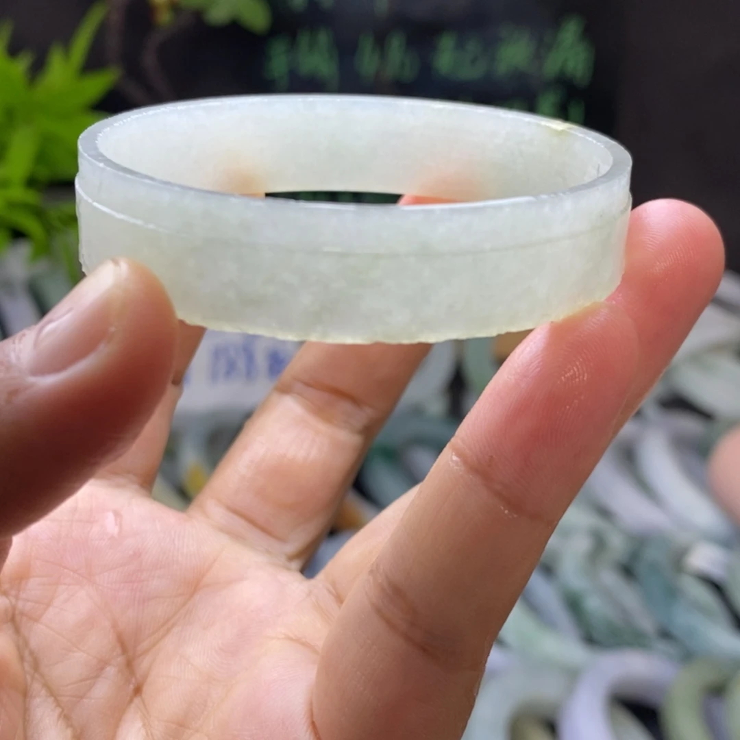 未镶嵌手镯定制翡翠