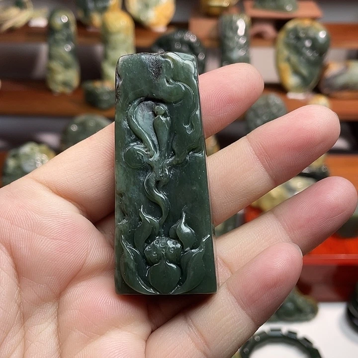 岫岩河磨玉（透闪石质玉）未镶嵌吊坠(不含链)