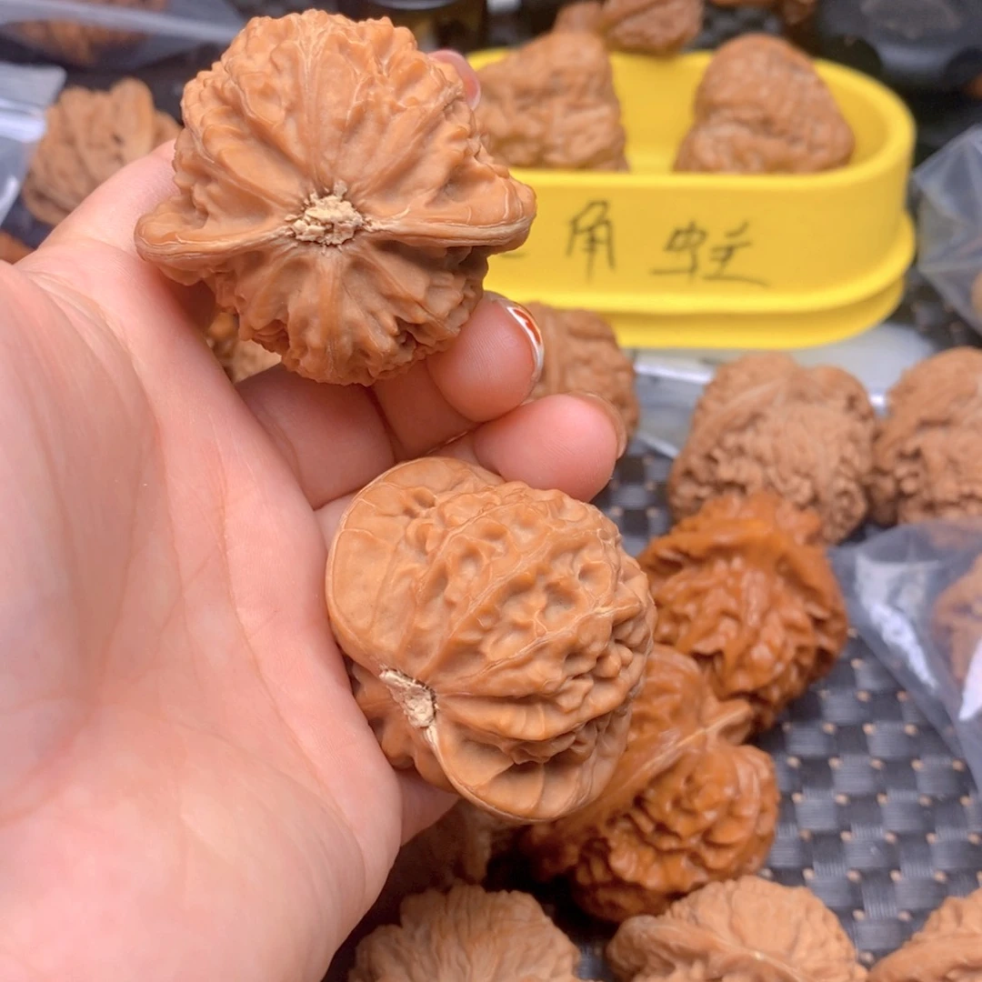 桃核吊坠小**啊文玩核桃