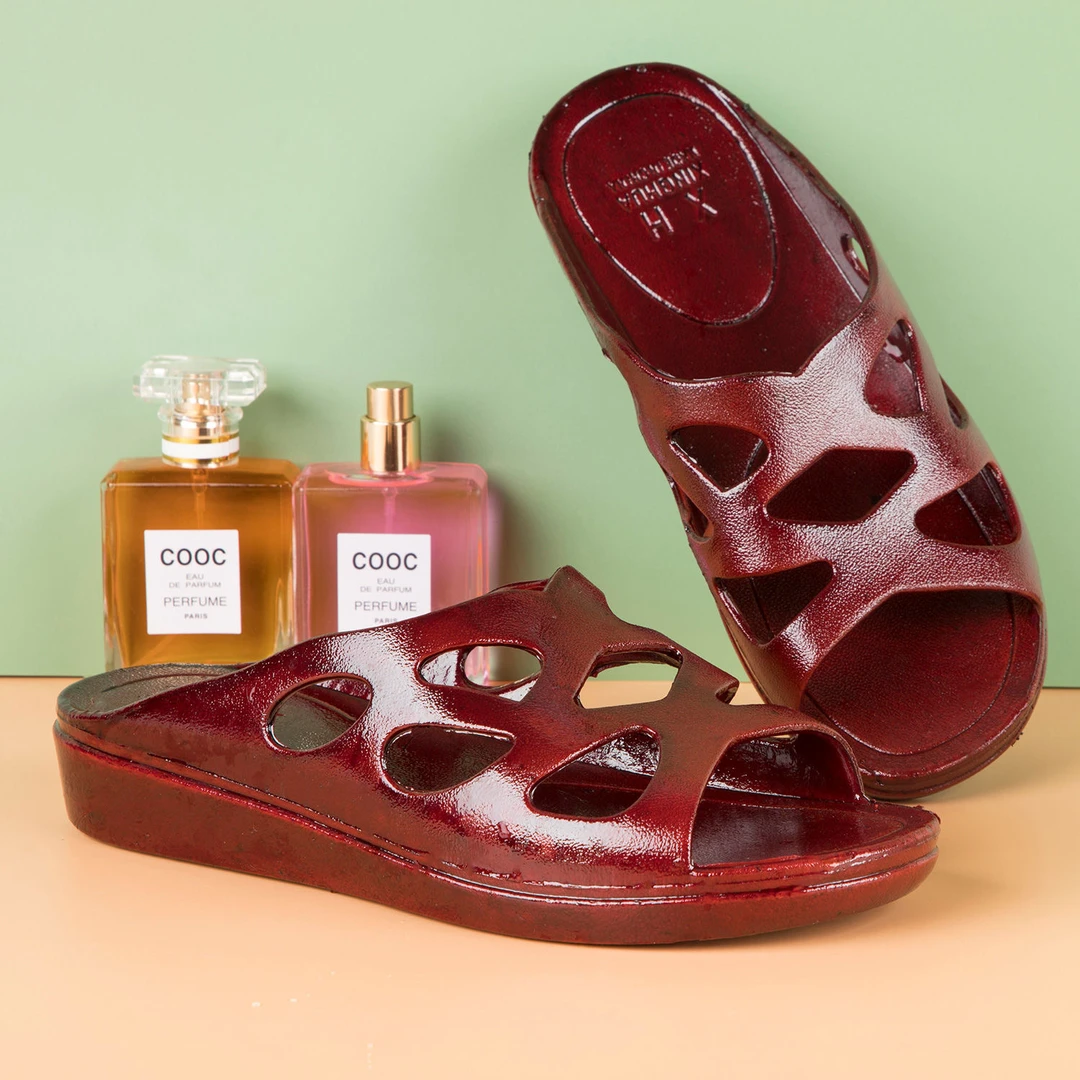 耐用女士油拖夏天拖鞋妈妈奶奶家居防滑防水新款休闲浴室鞋厚款