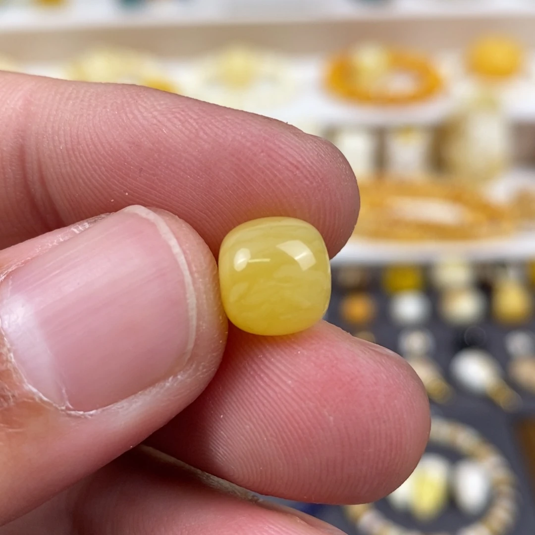 琥珀裸石未镶嵌配饰尺寸9.6