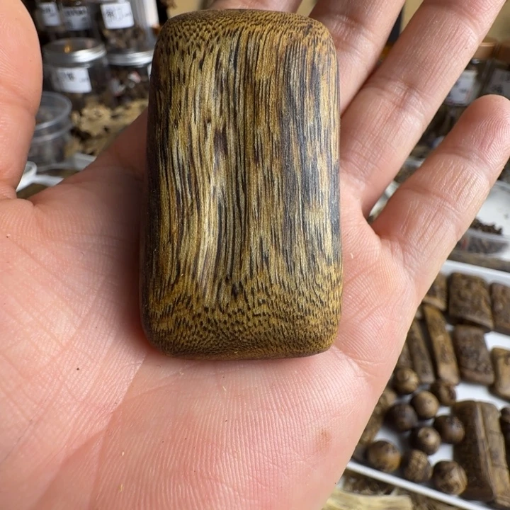 兜***兜沉香碎屑沉香奇楠沉香雕刻定制款虚空藏15.2克不退不换