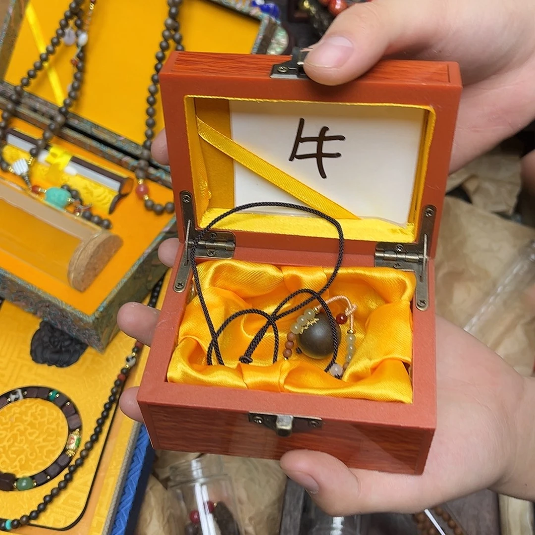 大叶紫檀（黑酸枝木类）