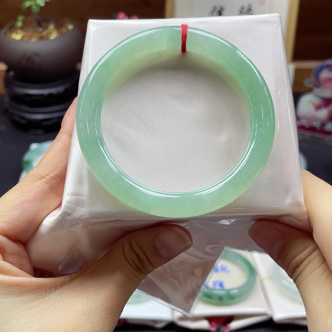 翡翠未镶嵌手镯45 号