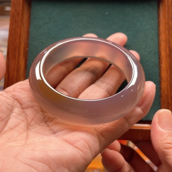 玛瑙/玉髓手镯未镶嵌栀****^