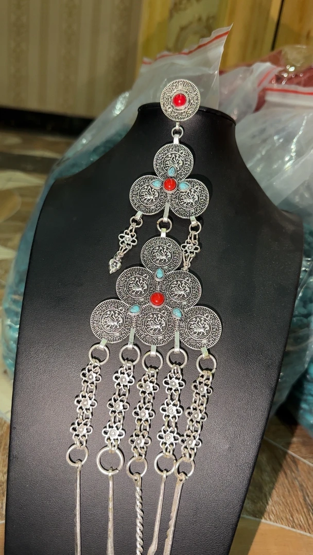 黄铜莫桑石吊坠 黄铜莫桑石吊坠独特民族风配饰，时尚潮流必备