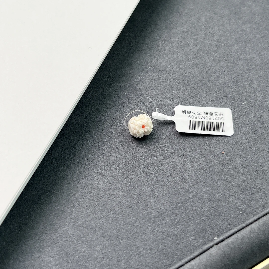 猛犸牙并蒂莲花雕刻件