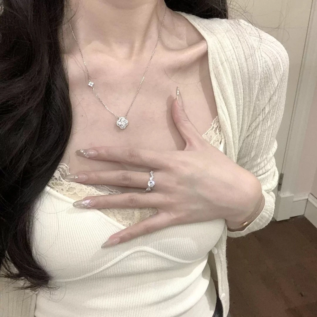 合金棉绳项链 幸运闪钻四叶草项链女轻奢小众设计感ins时尚礼物