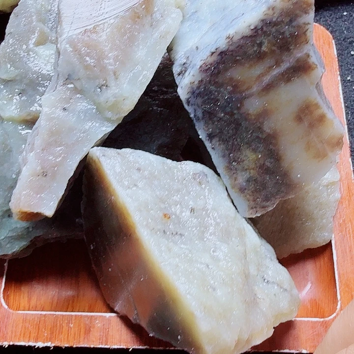 未镶嵌和田玉（糖玉）珠宝半成品