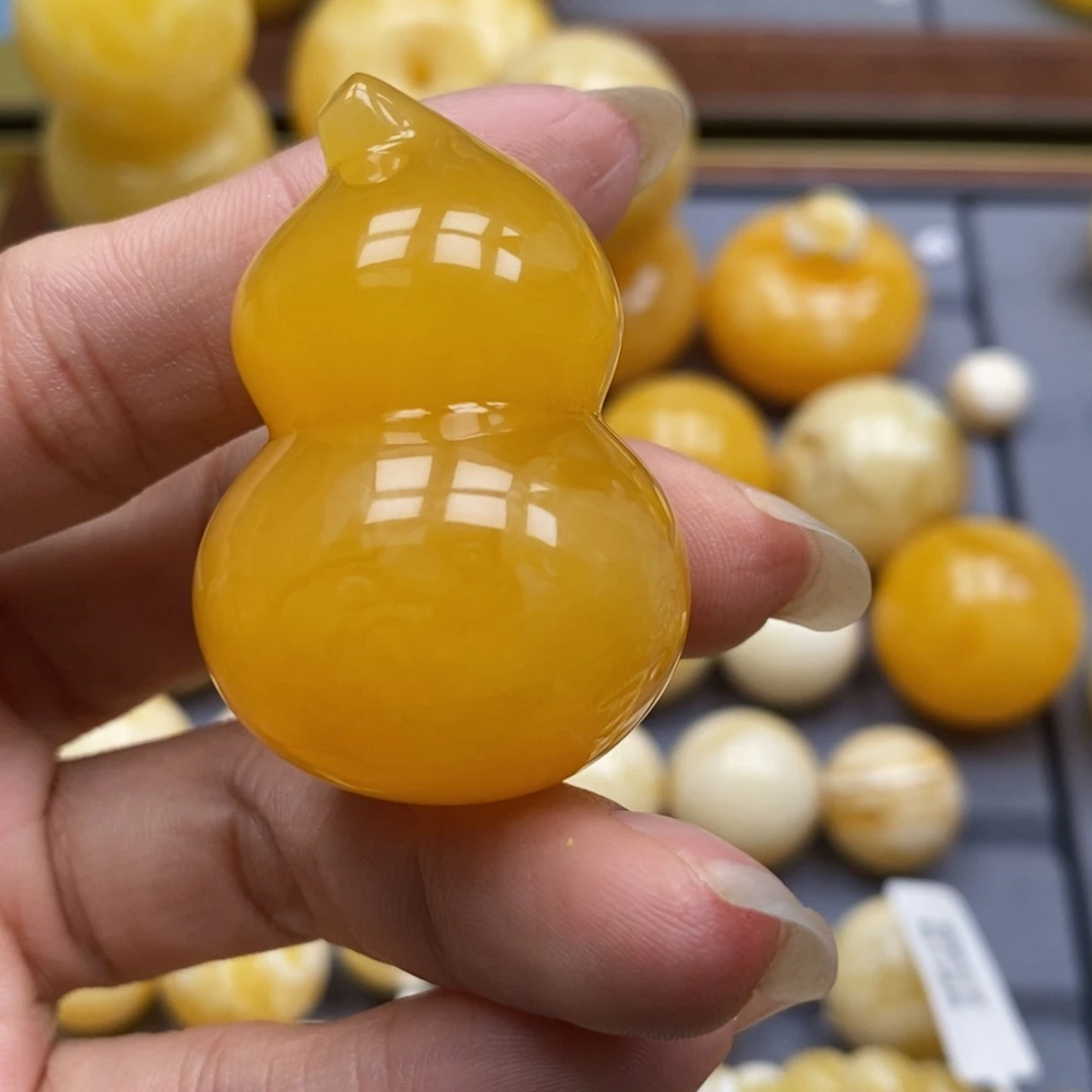 蜜蜡未镶嵌珠宝奇石