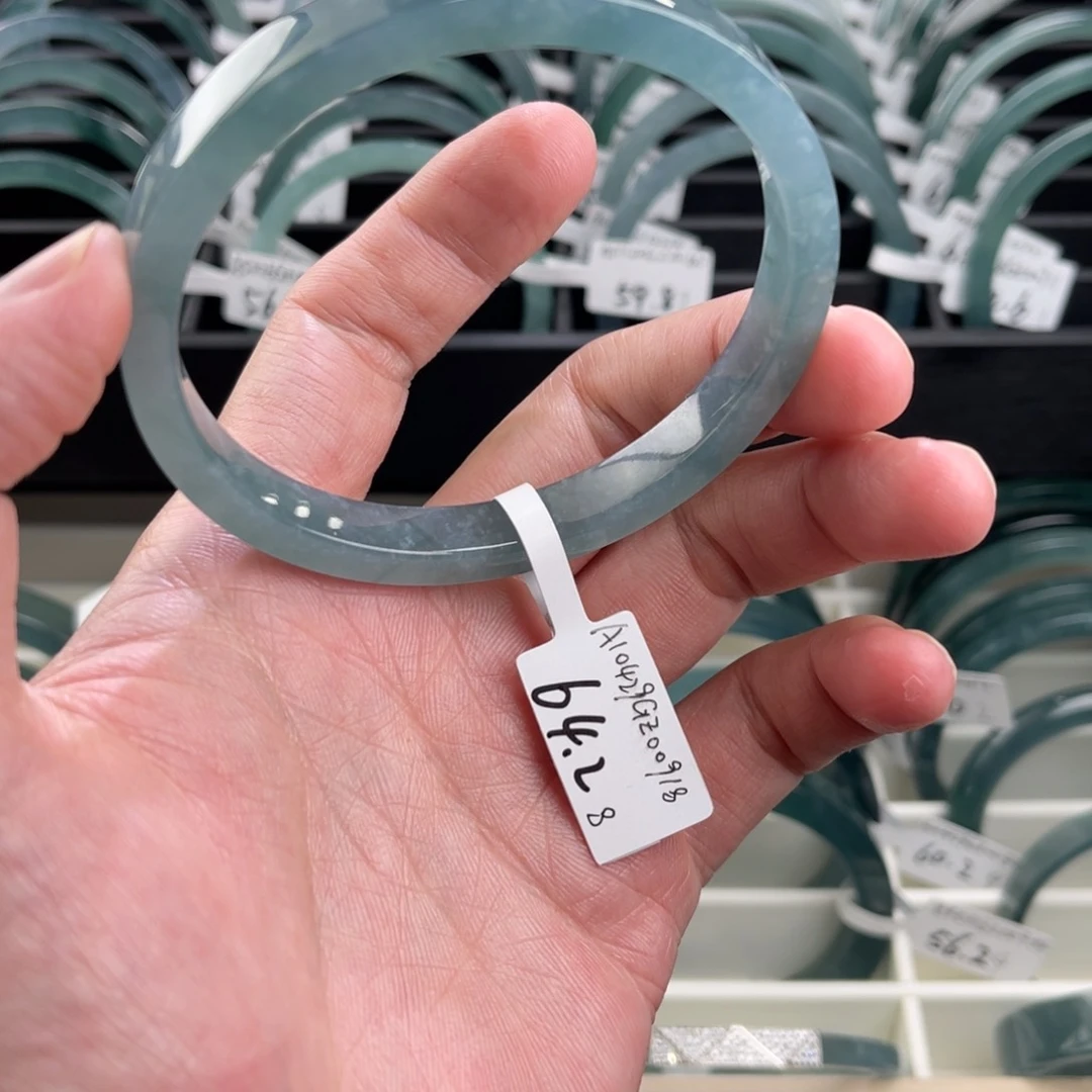 翡翠手镯未镶嵌H****糖64.28