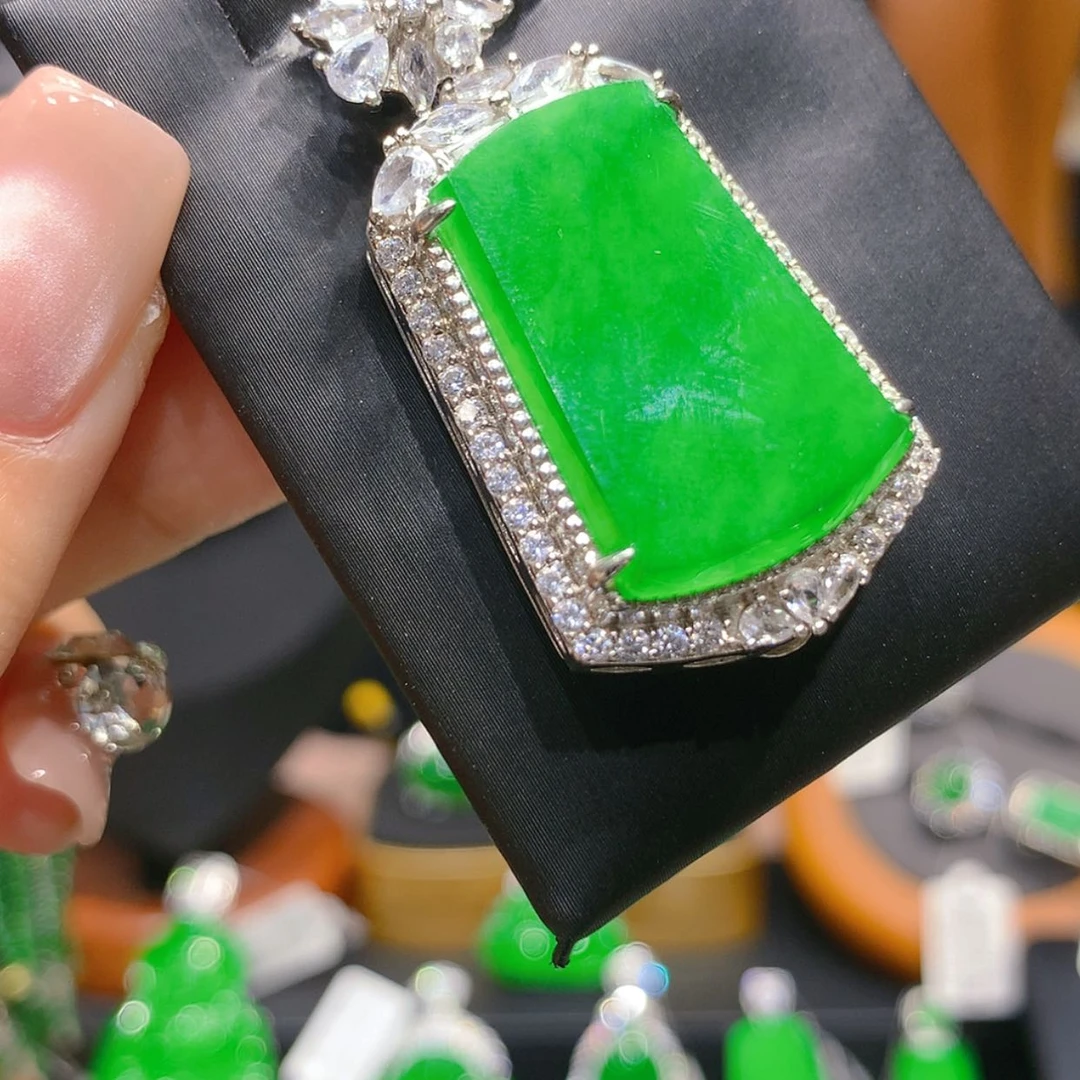 【闪购商品】颈饰银S925镶嵌翡翠6柒姐