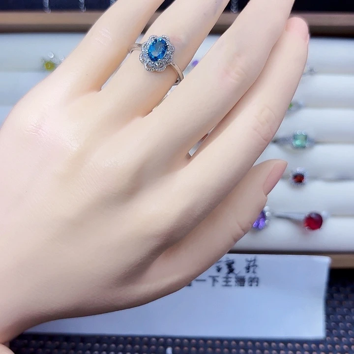 银S925镶嵌托帕石戒指