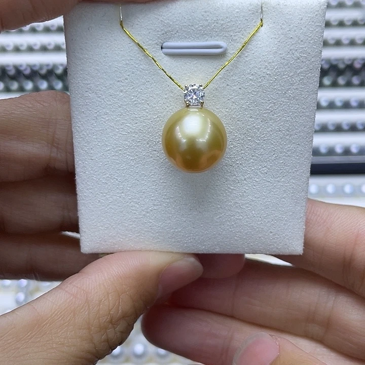 18K金镶嵌海水珍珠吊坠(不含链)