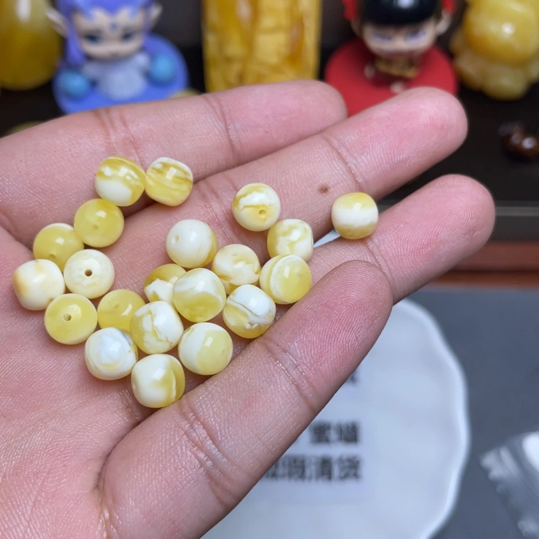 琥珀未镶嵌珠宝奇石多样性发其一