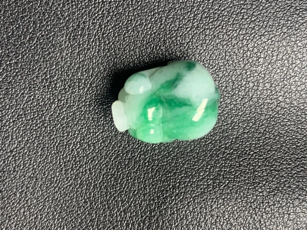 时尚翡翠猪猪吊坠