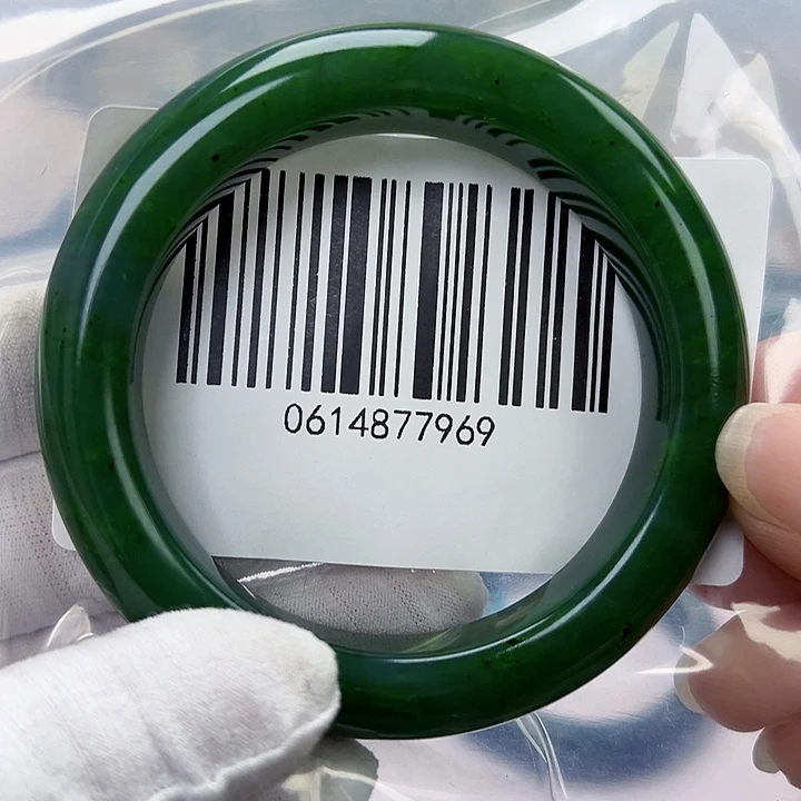 和田玉未镶嵌手镯微瑕56