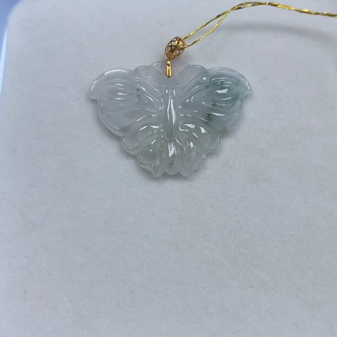 颈饰18K金镶嵌翡翠蝴