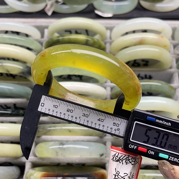 蛇纹石玉未镶嵌手镯264