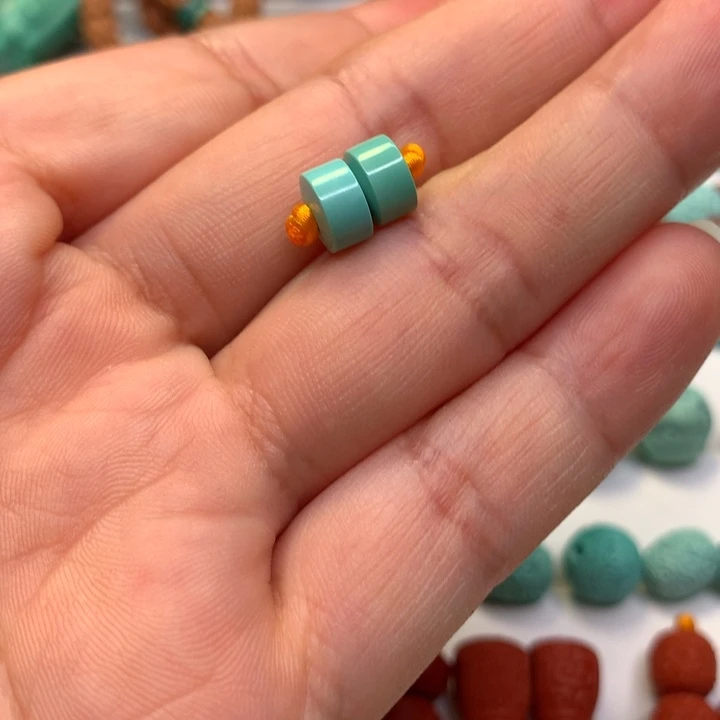 绿松石未镶嵌颈饰