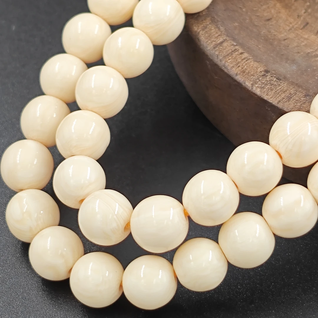 G277轻奢气质时尚百搭白色树脂长款项链妈妈链