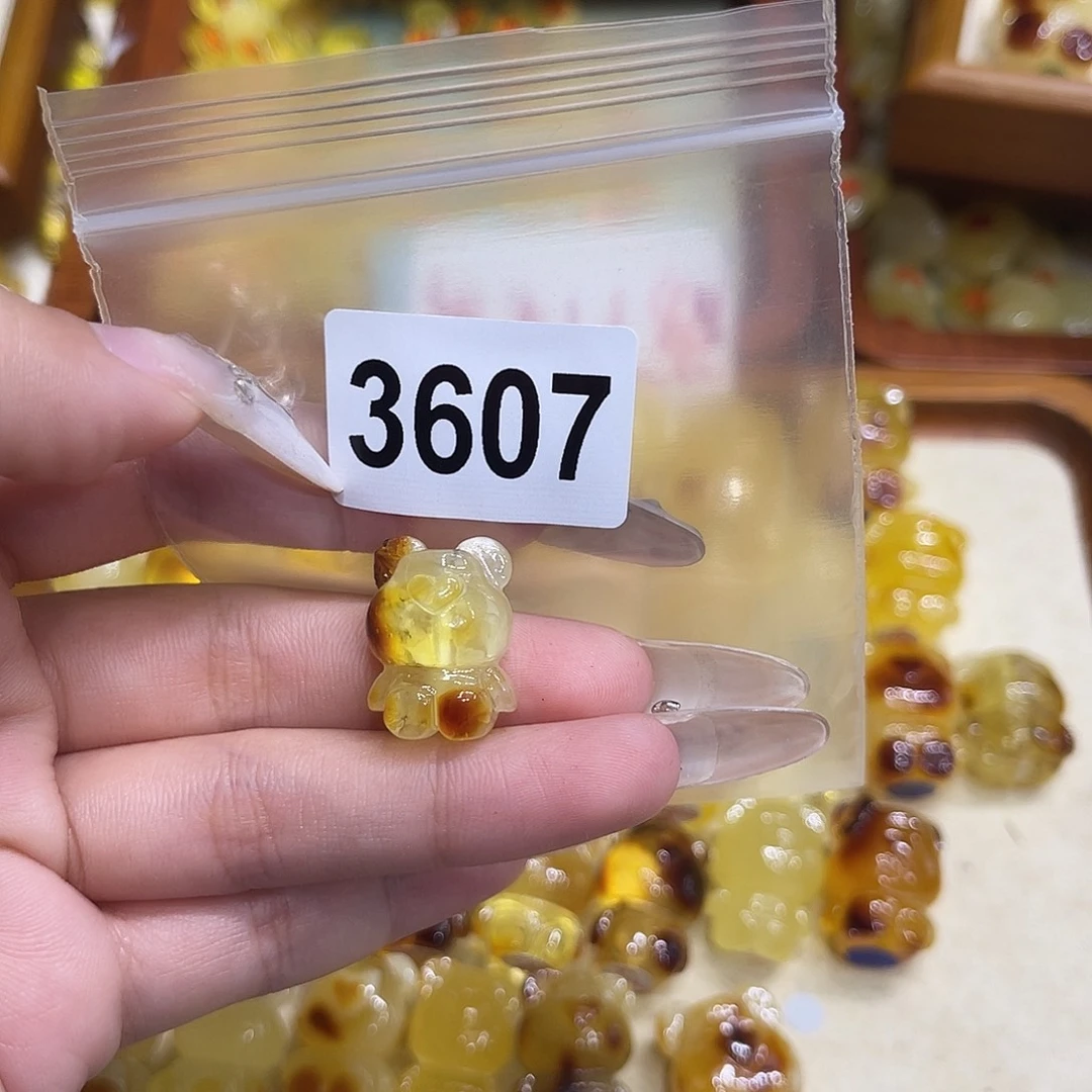 ****宝琥珀未镶嵌珠宝奇石