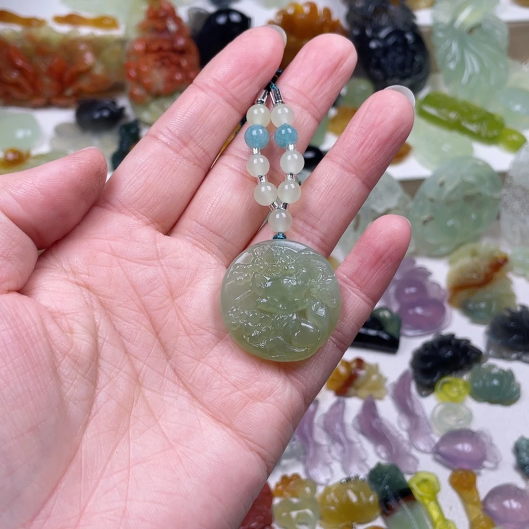 蛇纹石玉未镶嵌颈饰