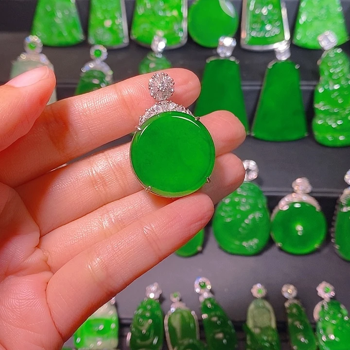 翡翠银S925镶嵌颈饰是