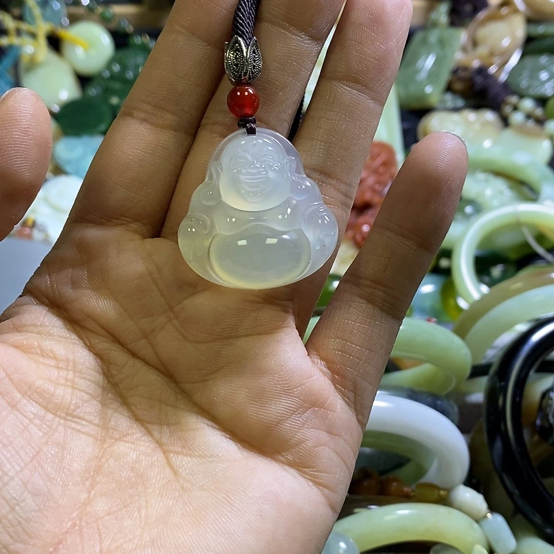 岫玉未镶嵌颈饰一个