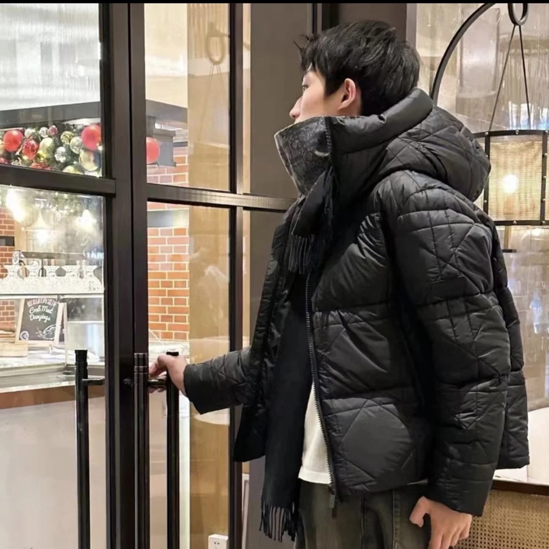 99新 DIOR/迪奥 7670/SS24 黑色纯色衔缝Logo贴标连帽羽绒服/54码