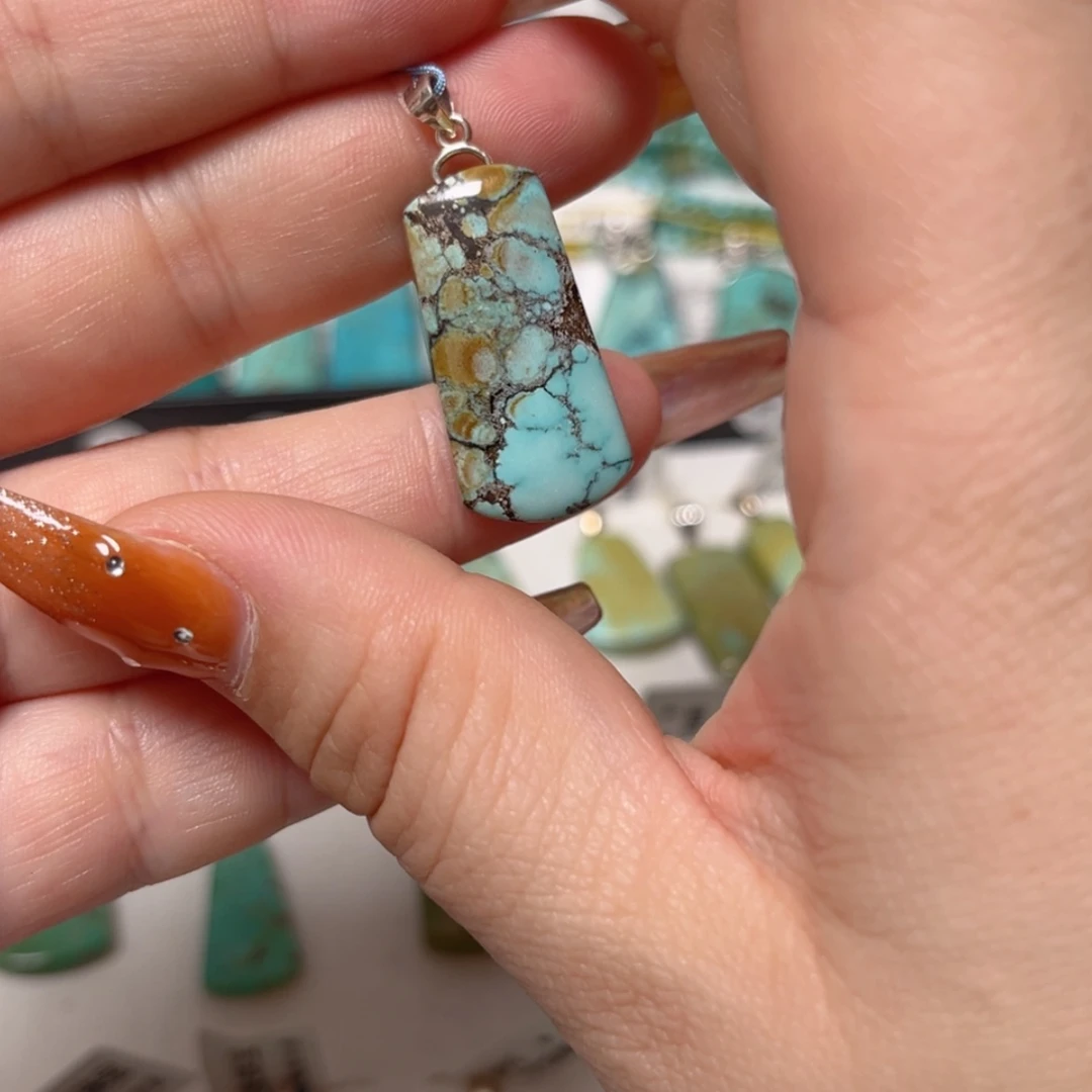 【闪购商品】未镶嵌绿松石珠宝奇石音****庄