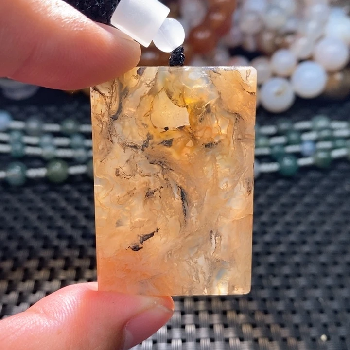 【闪购商品】玛瑙/玉髓未镶嵌颈饰狐*