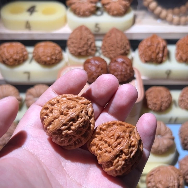 歡***y文玩核桃吊坠36角白全品