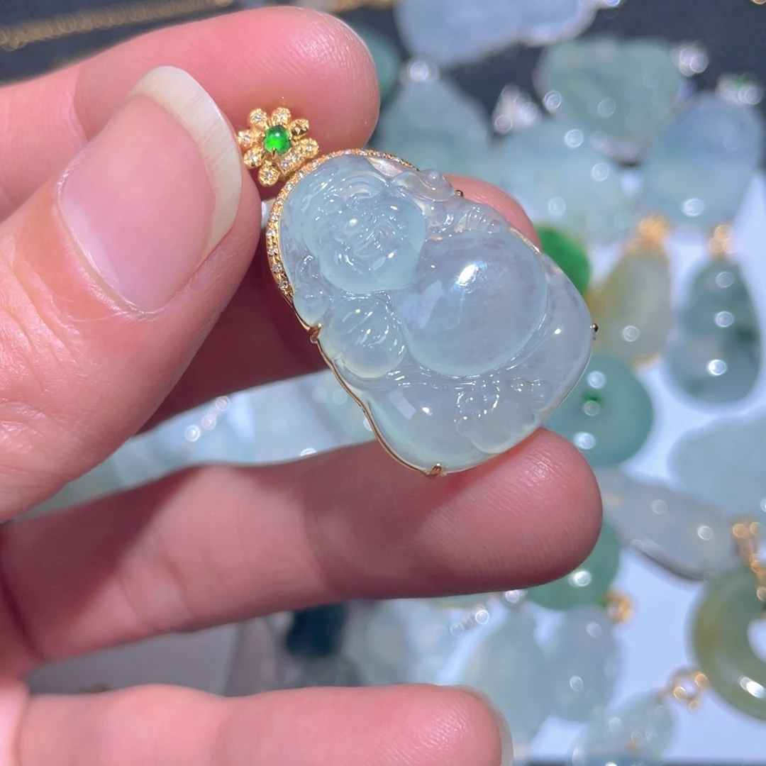 翡翠颈饰18K金镶嵌翡翠