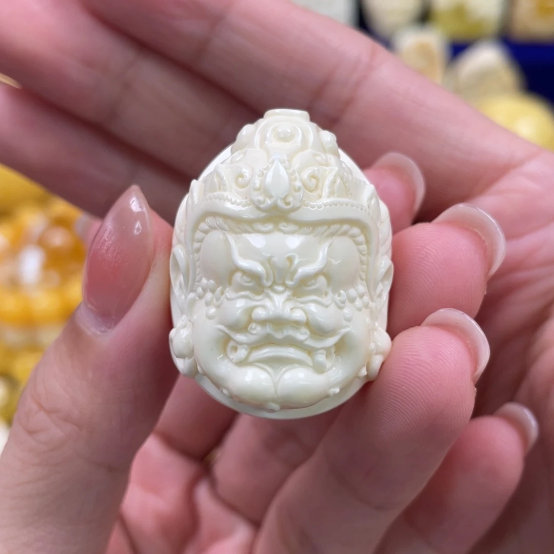 裸石蜜蜡未镶嵌琥珀蜜蜡雕刻件